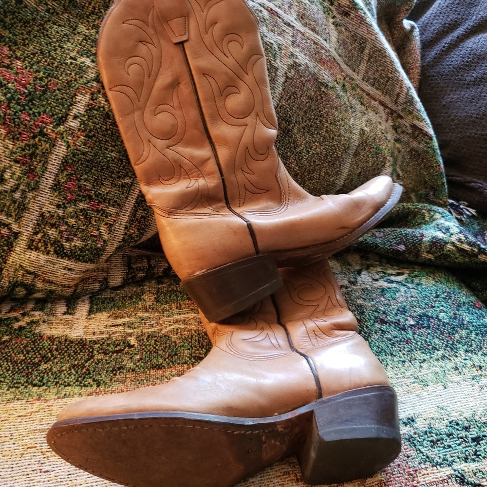 Ladies Wrangler Boots size 5 1/2